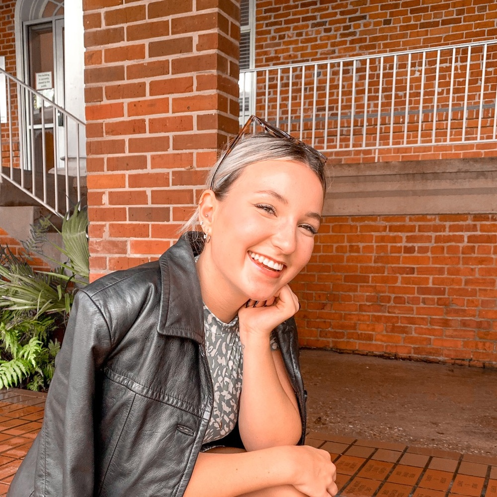 Meet your Posher, Phoenix